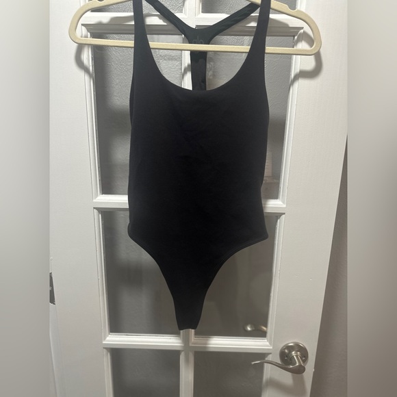 ALO Sleek Back Bodysuit - Picture 4 of 9